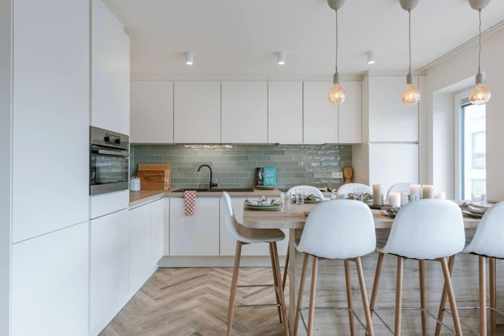 Juan - Stijlvol Appartement Met Uitzicht Op De Kaai Ostende Exterior foto