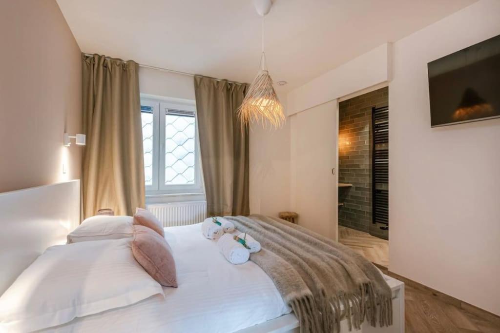 Juan - Stijlvol Appartement Met Uitzicht Op De Kaai Ostende Exterior foto